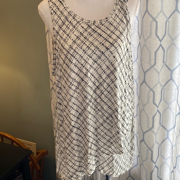 Apt 9 XL sleeveless top. - Picture 1 of 7